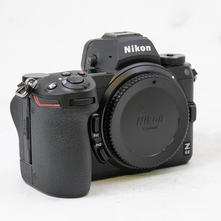 Nikon Z6 II con Grip MBN11 y Adaptador FTZ mas accesorios 10