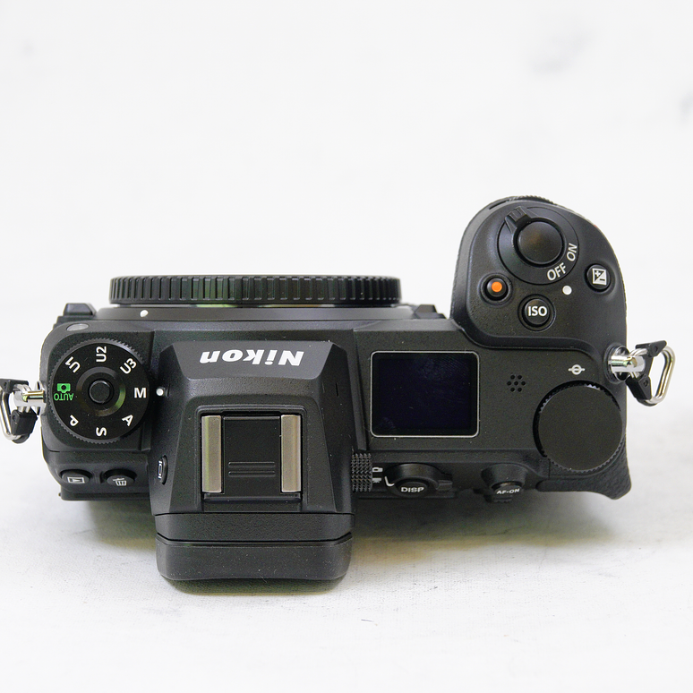 Nikon Z6 II con Grip MBN11 y Adaptador FTZ mas accesorios 11