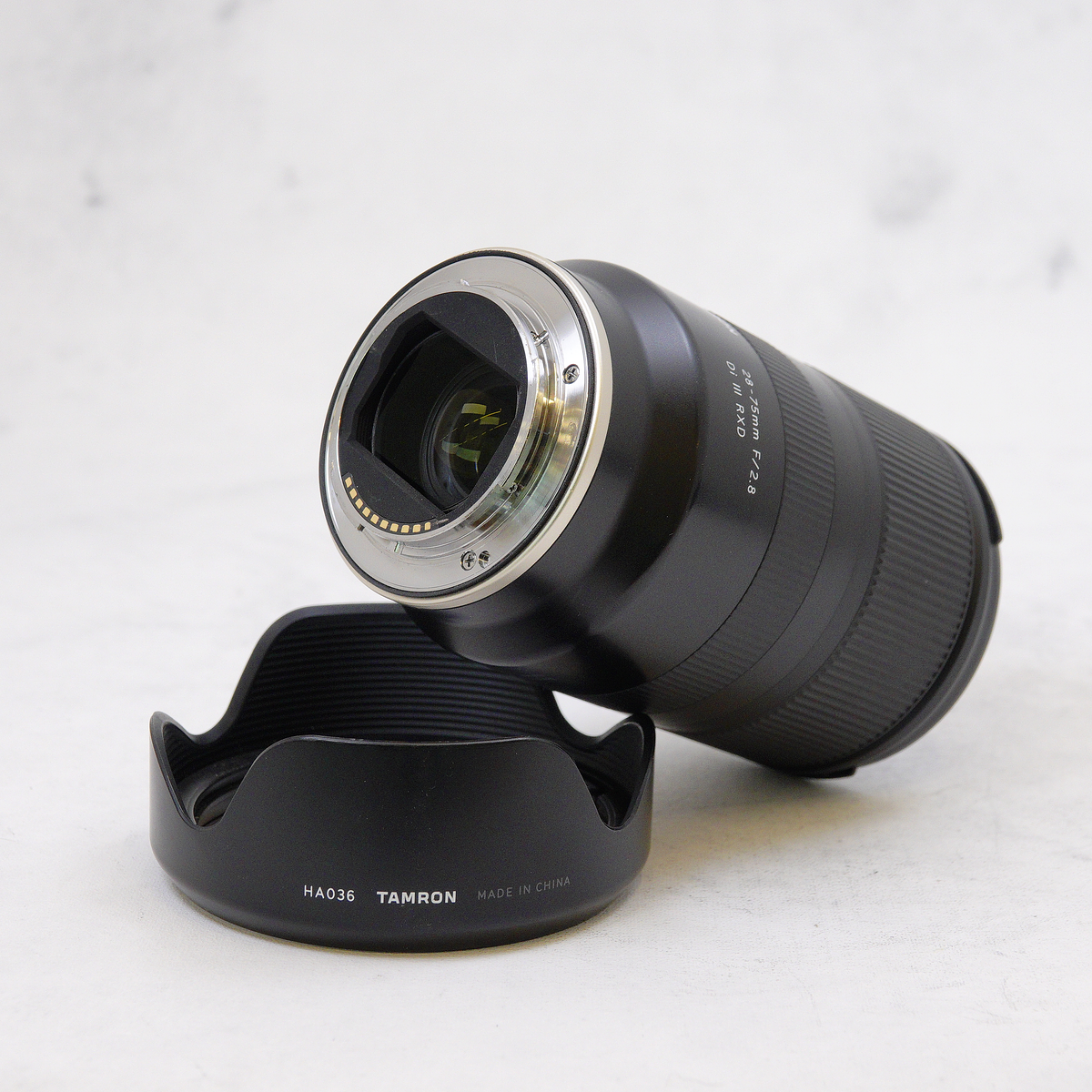 Tamron 28-75mm f/2.8 Di III RXD para Sony E - Usado