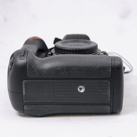 Conquistar Traer frutas Nikon D7100 DSLR con Grip + accesorios - Usado