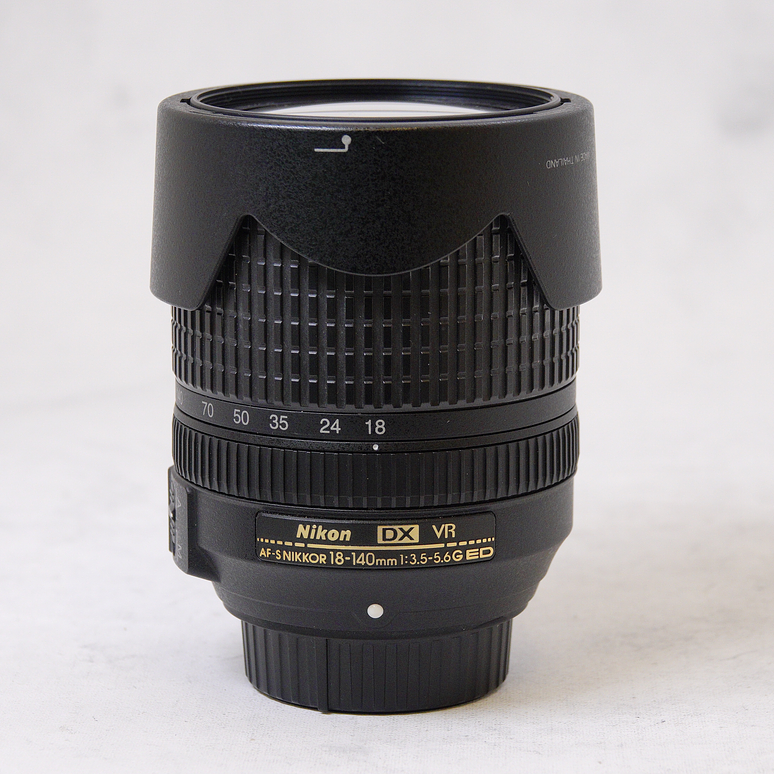 Nikon AF-S DX NIKKOR 18-140 mm f/3.5-5.6G ED VR - Usado 2