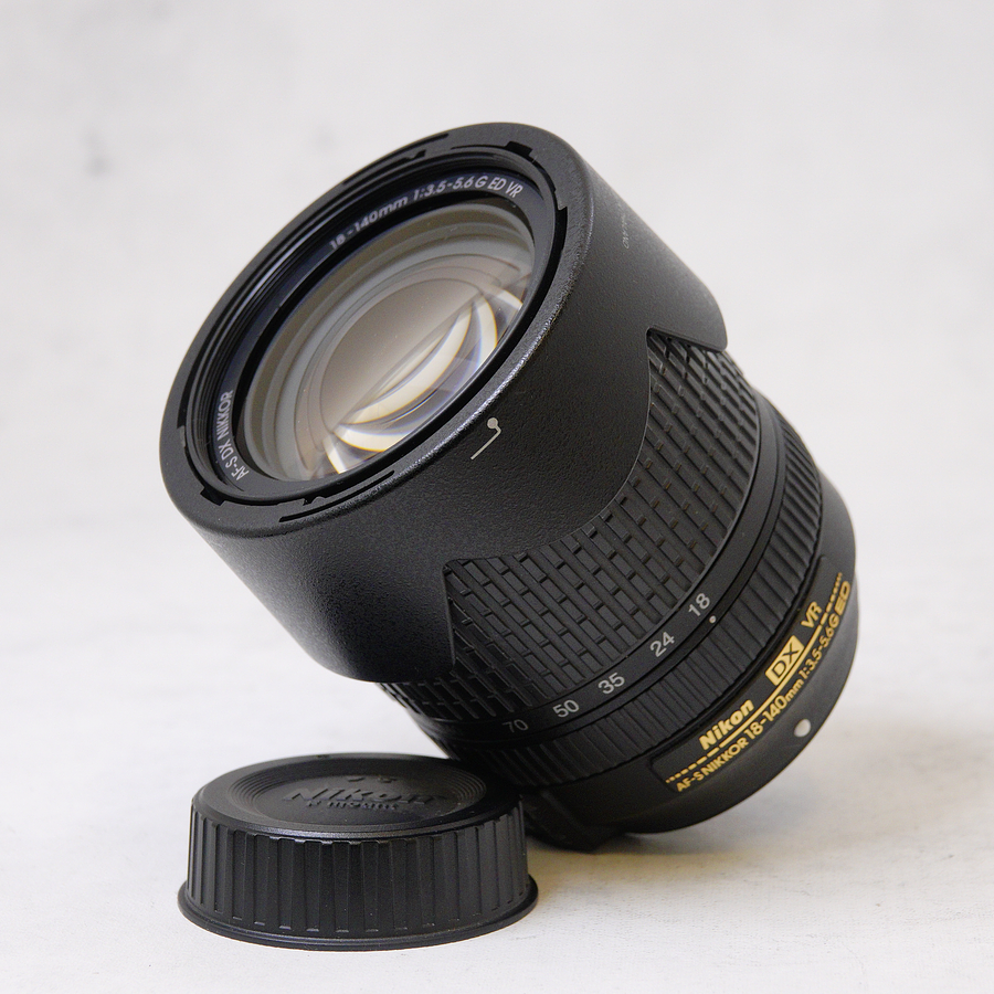 Nikon AF-S DX NIKKOR 18-140 mm f/3.5-5.6G ED VR - Usado