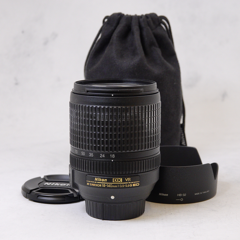 Nikon AF-S DX NIKKOR 18-140 mm f/3.5-5.6G ED VR - Usado 5