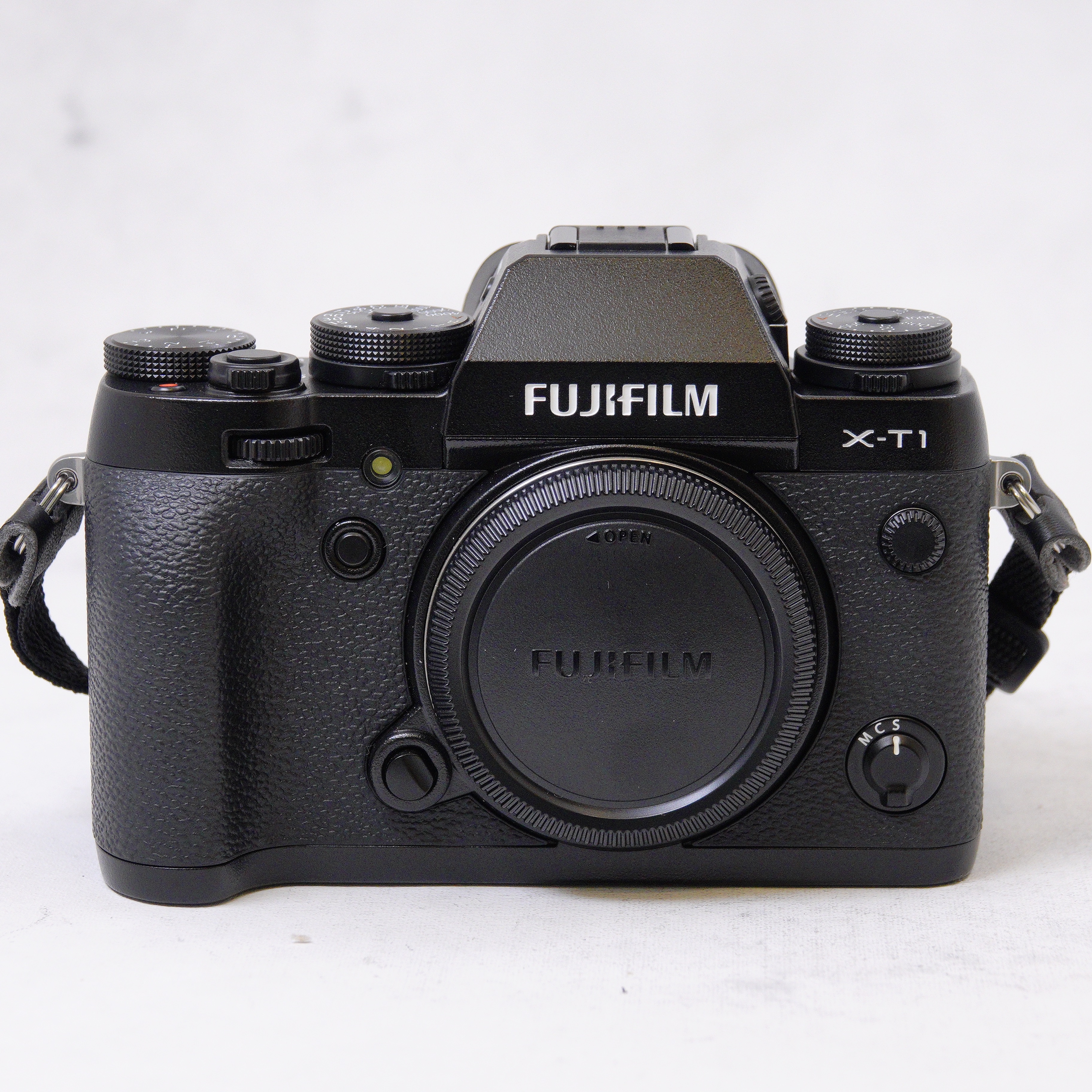 FUJIFILM X-T1 con Grip mas accesorios - Usado