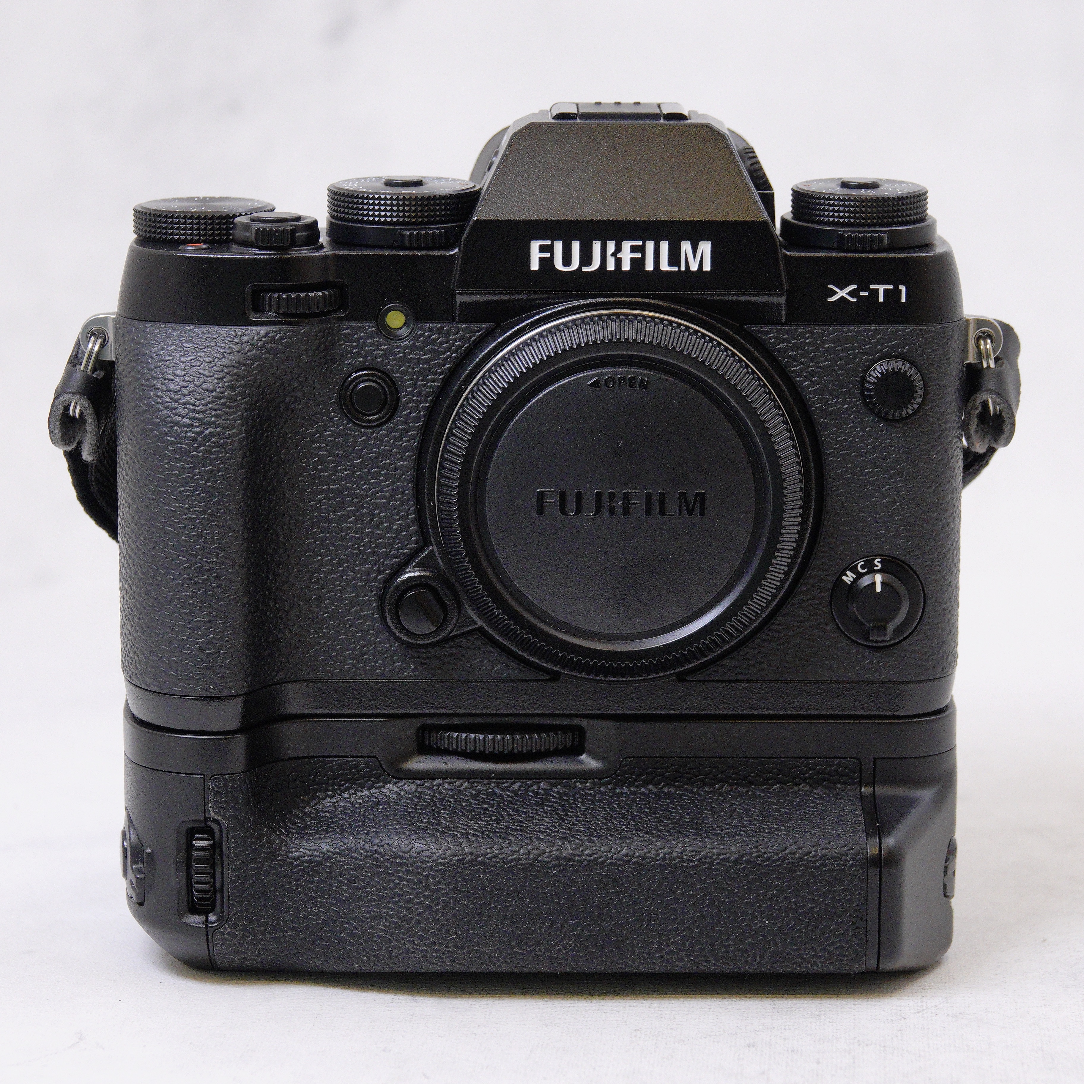 FUJIFILM X-T1 con Grip mas accesorios - Usado