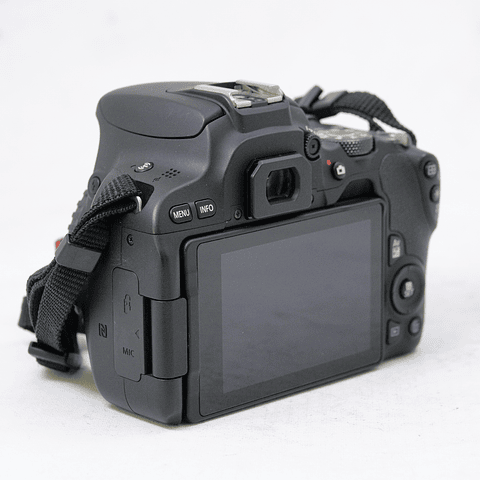 Canon EOS Rebel SL2 DSLR - Usado
