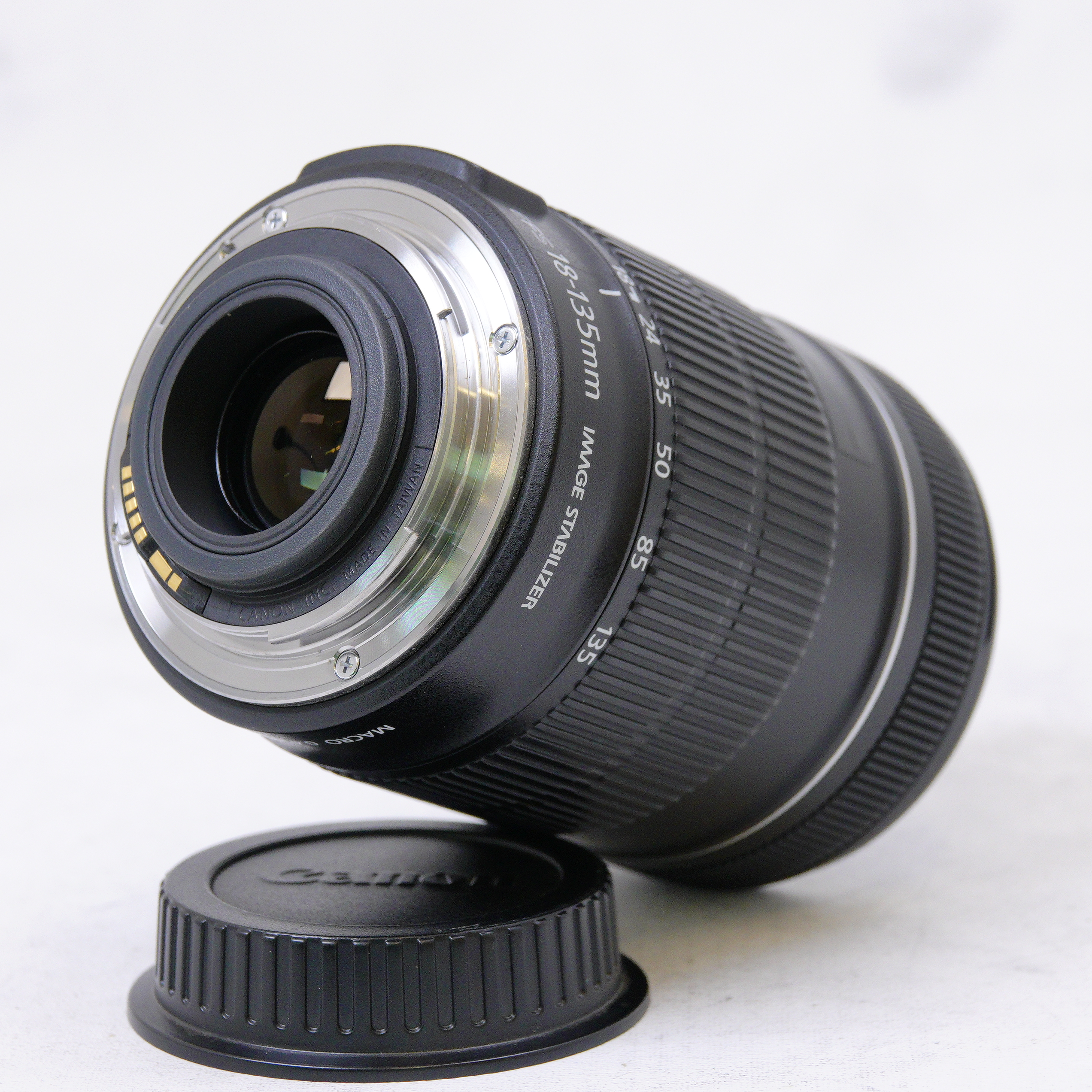 Lente Canon EF-S 18-135 mm f/3.5-5.6 IS STM - Usado
