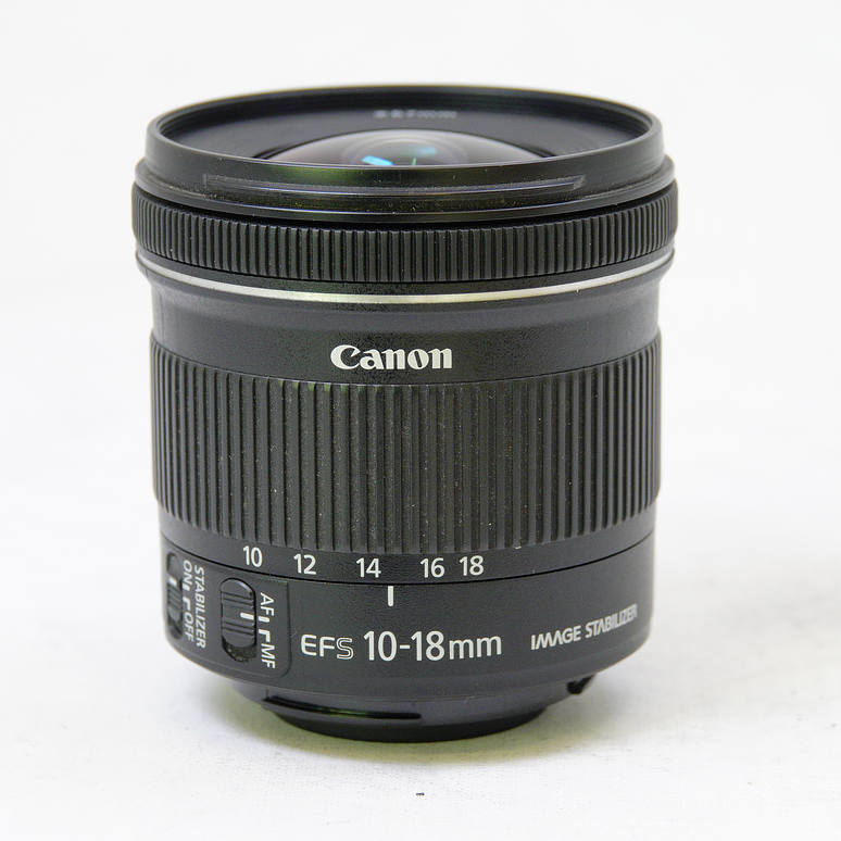 Lente Canon EF-S 10-18mm f/4.5-5.6 IS STM - Usado 2
