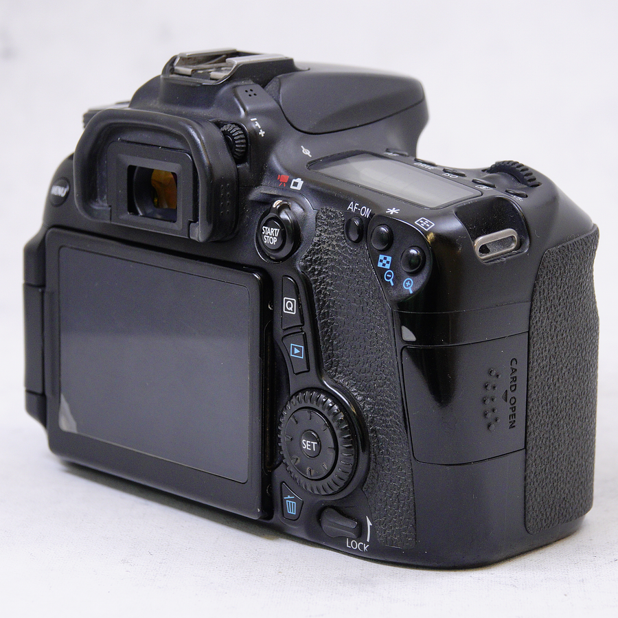Canon EOS 70D DSLR - Usado