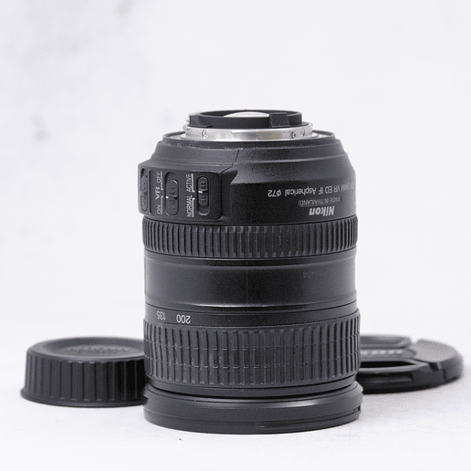 Nikon AF Zoom Nikkor 18-200mm f/3.5-5.6G ED-IF AF-S DX VR - Usado 6