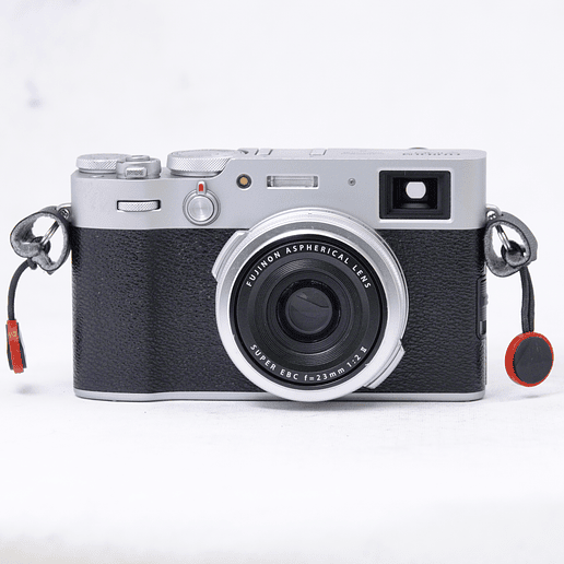 FUJIFILM X100V (Silver) con accesorios - Usado 2