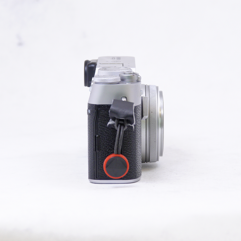 FUJIFILM X100V (Silver) con accesorios - Usado 4