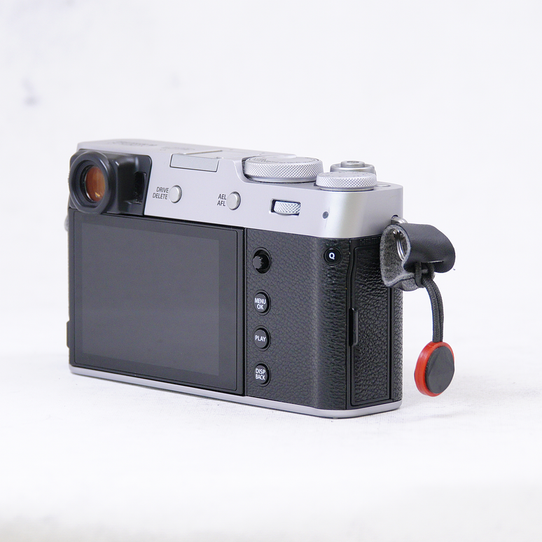 FUJIFILM X100V (Silver) con accesorios - Usado 5
