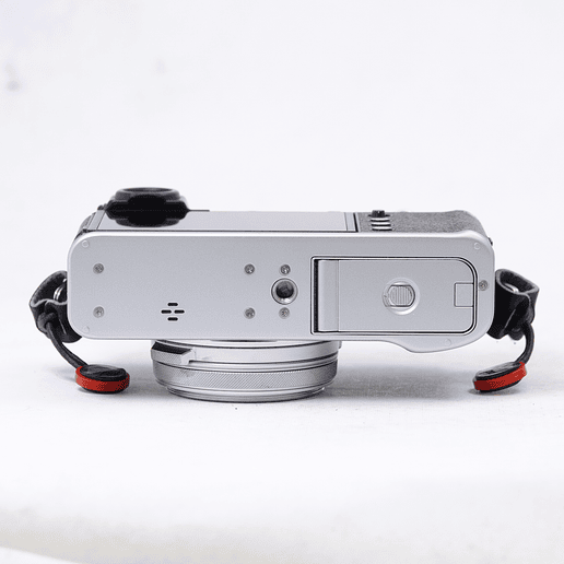 FUJIFILM X100V (Silver) con accesorios - Usado 11