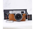 FUJIFILM X100V (Silver) con accesorios - Usado