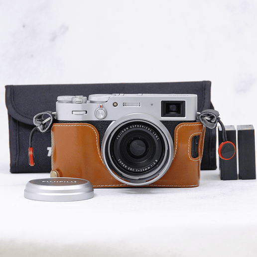 FUJIFILM X100V (Silver) con accesorios - Usado 12