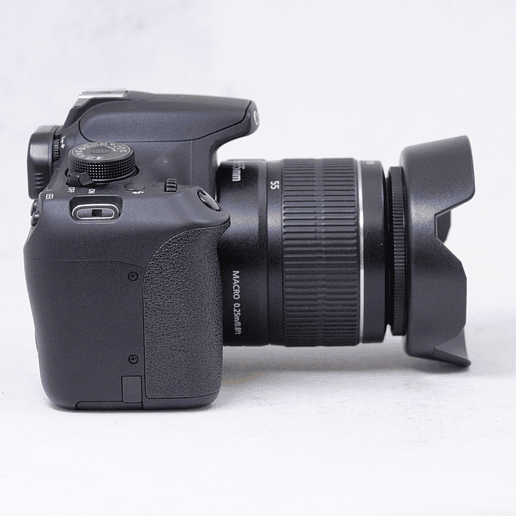 Canon EOS Rebel T5 DSLR con lente EF-S 18-55mm y accesorios - Usado 4