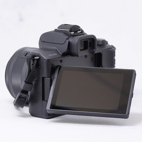 Canon EOS M50 con lente de 15-45mm mas accesorios - Usado