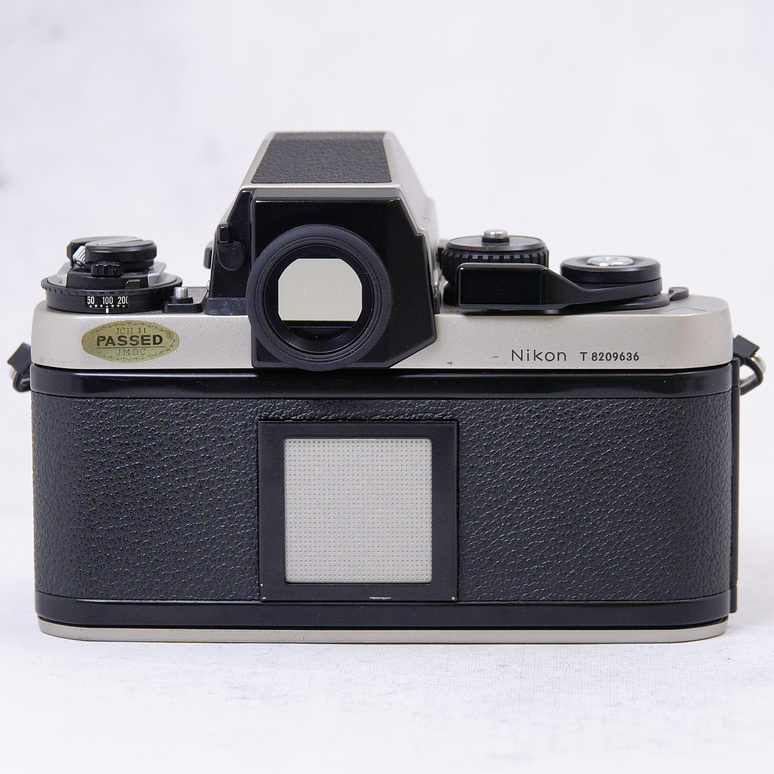 Nikon F3/T (titanio, color champagne) - Usado 6