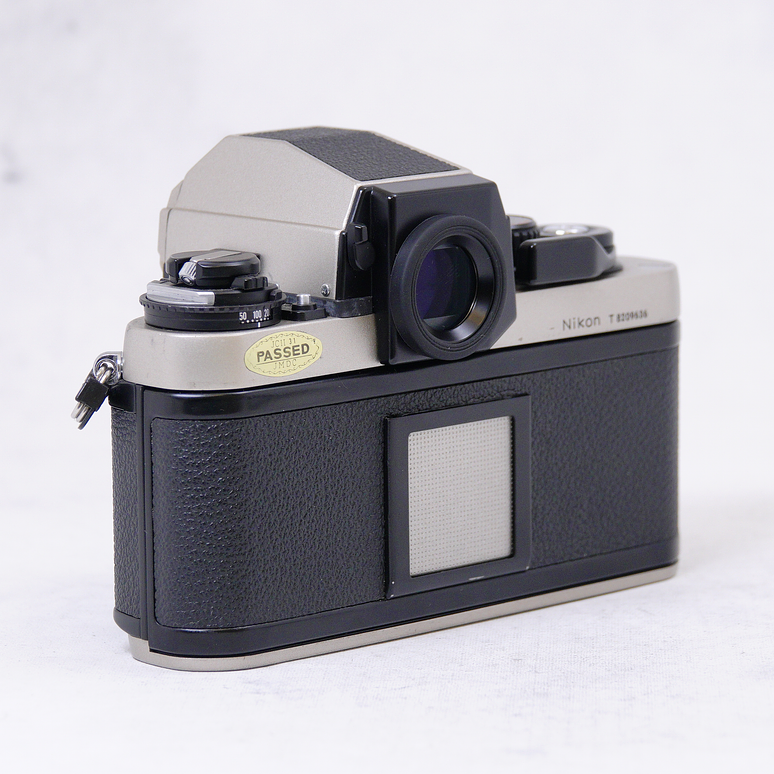Nikon F3/T (titanio, color champagne) - Usado 7