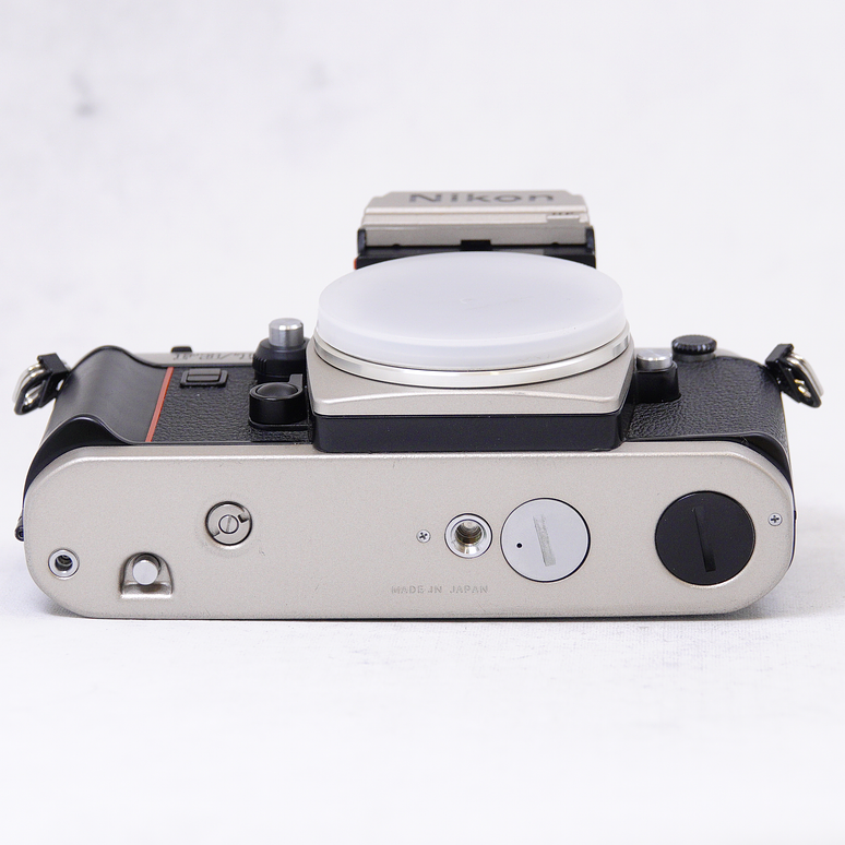 Nikon F3/T (titanio, color champagne) - Usado 11