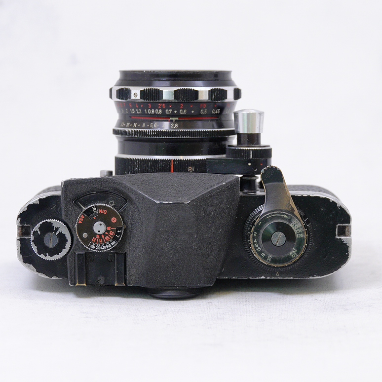 Alpa mod. 6C negra con Alpa-Curtagon 35mm f2.8 y Alpa-Tele-Xenar 135mm f3.5 - Usado 10