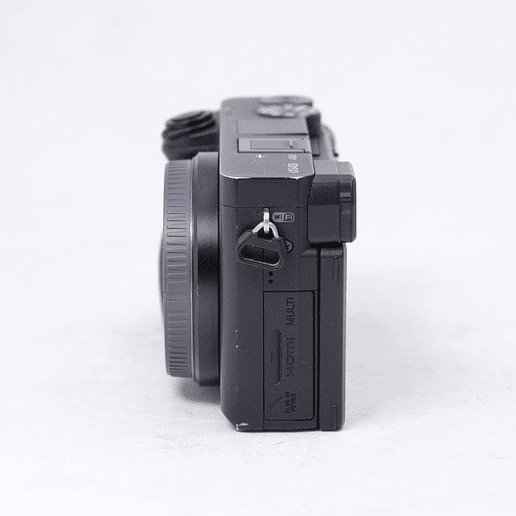 Sony A6400 (cuerpo) mas baterias y accesorios - Usado 8