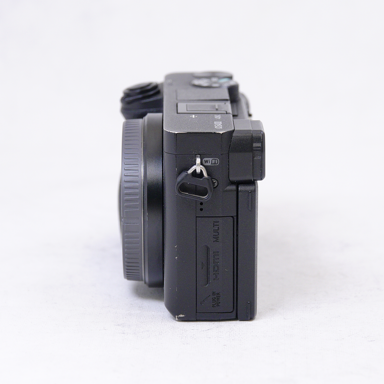 Sony A6400 (cuerpo) mas baterias y accesorios - Usado 8