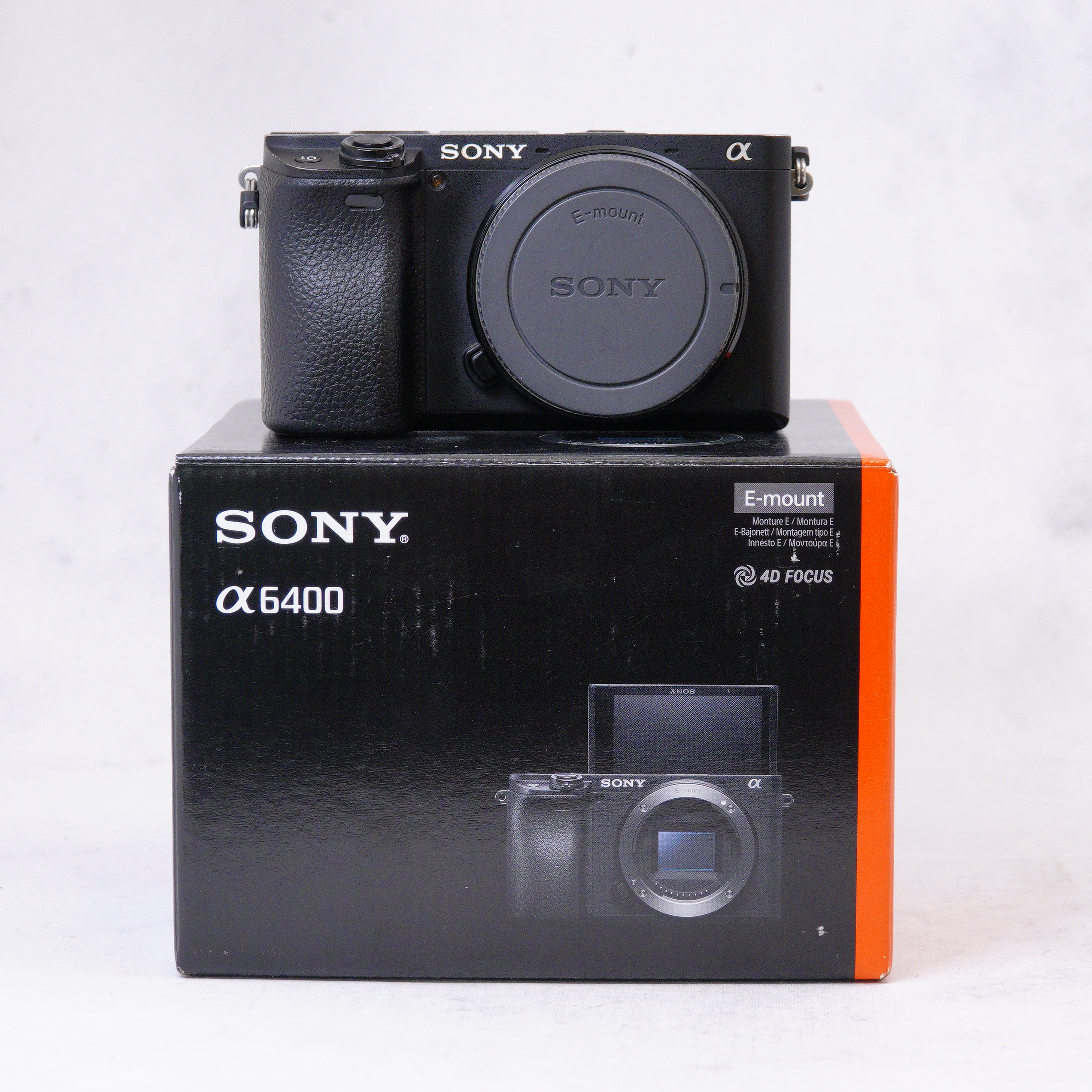Sony A6400 (cuerpo) mas baterias y accesorios - Usado