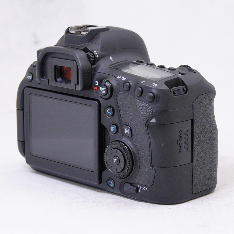 Canon EOS 6D Mark II DSLR mas accesorios - Usado 5