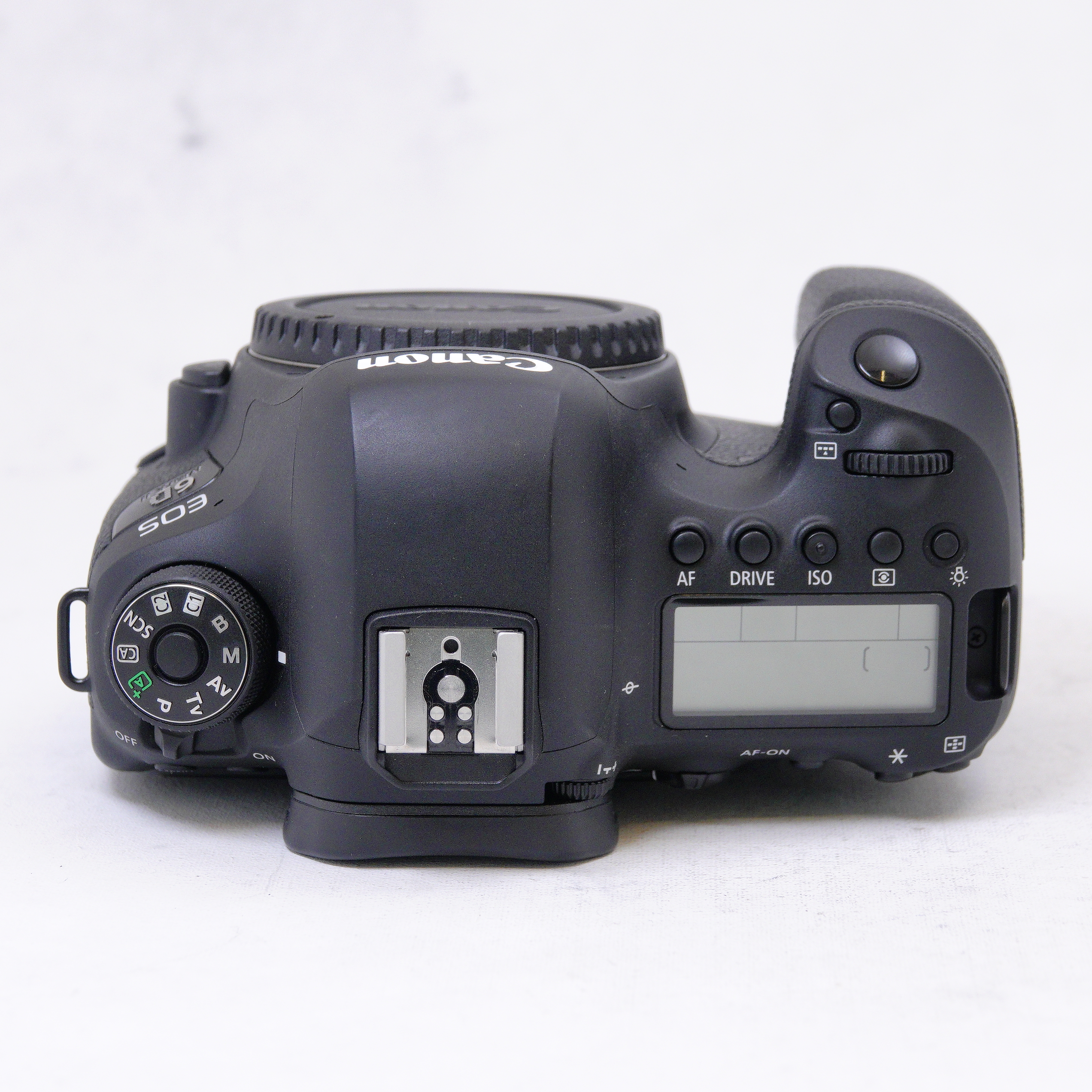 Canon EOS 6D Mark II DSLR mas accesorios - Usado