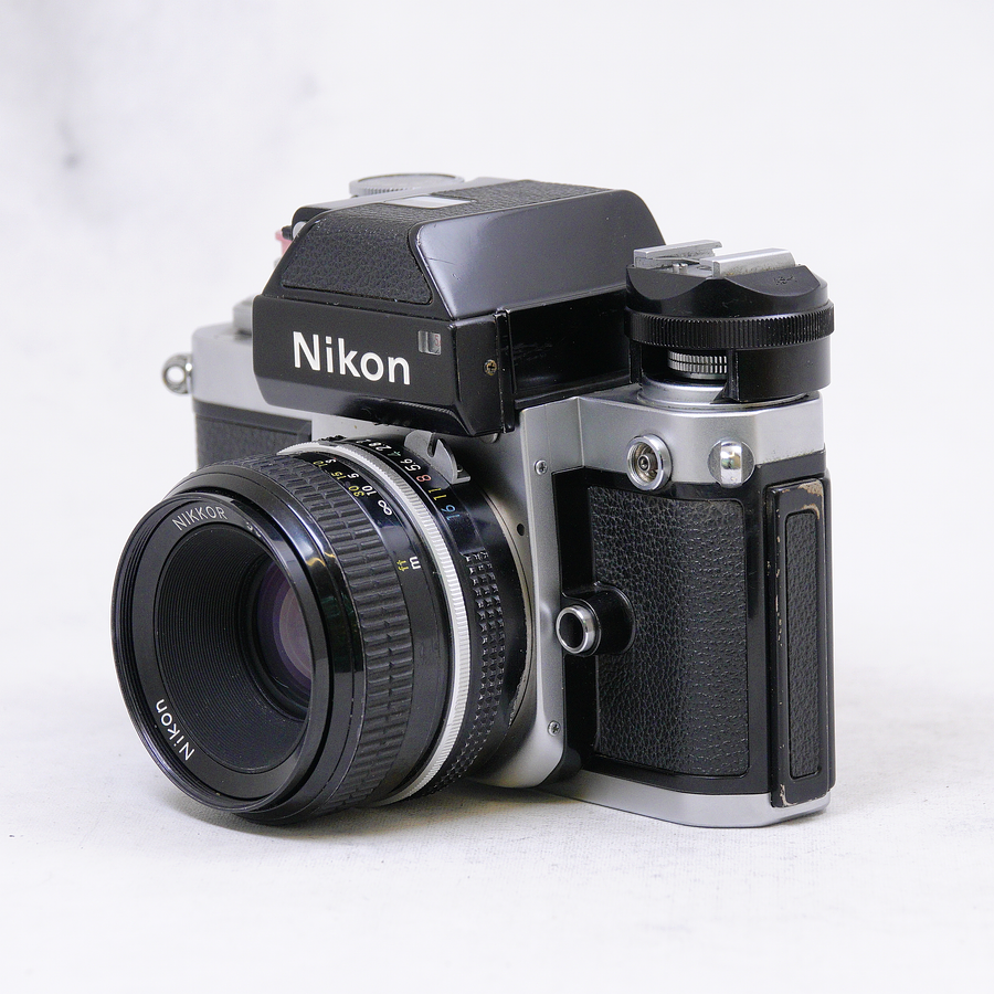 Nikon F2 Photomic con Nikkor 50mm f2 más accesorios - Usado