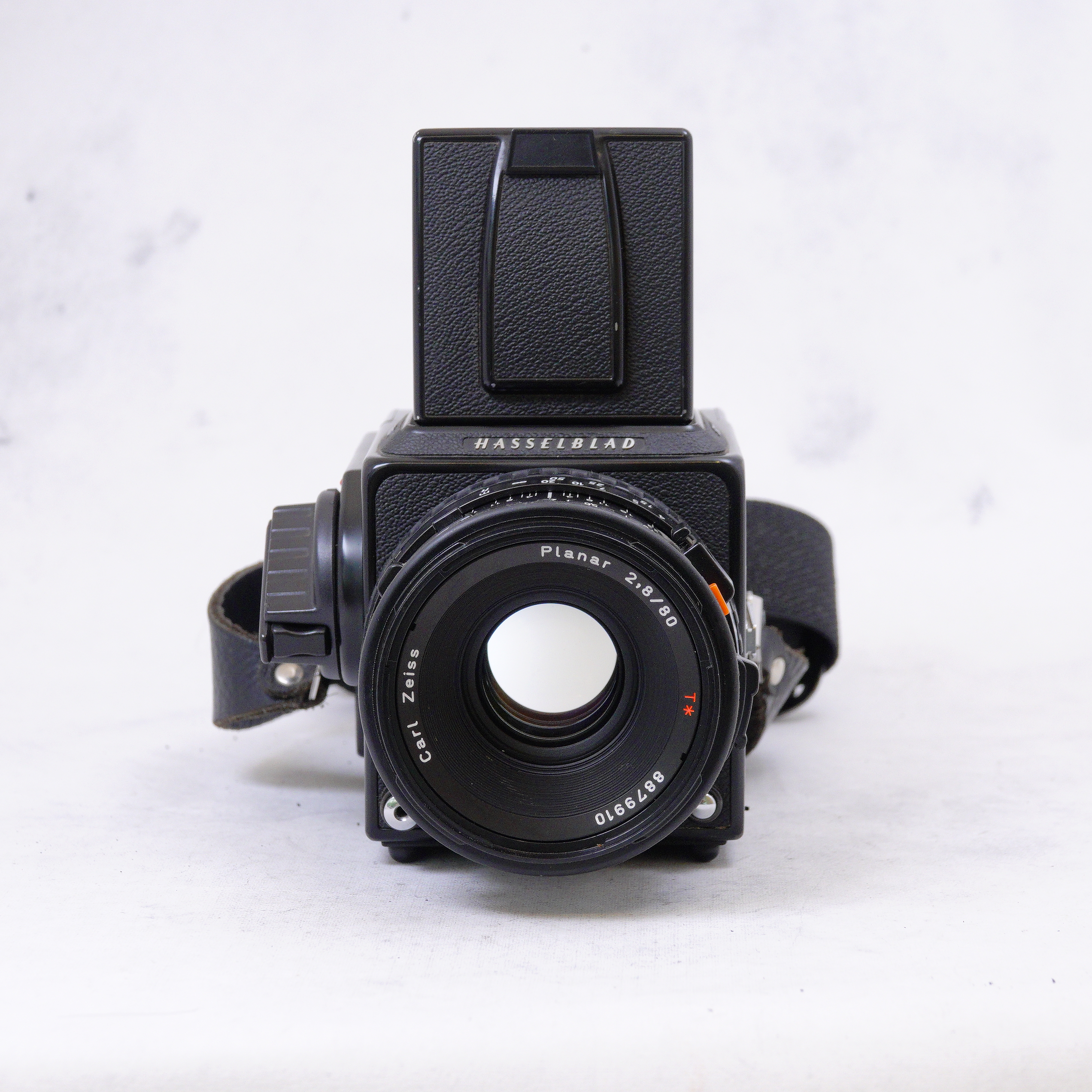 Hasselblad 501cm con Lente Carl Zeiss Plannar T* 80mm f2.8 y Back A12 6x6 - Usado