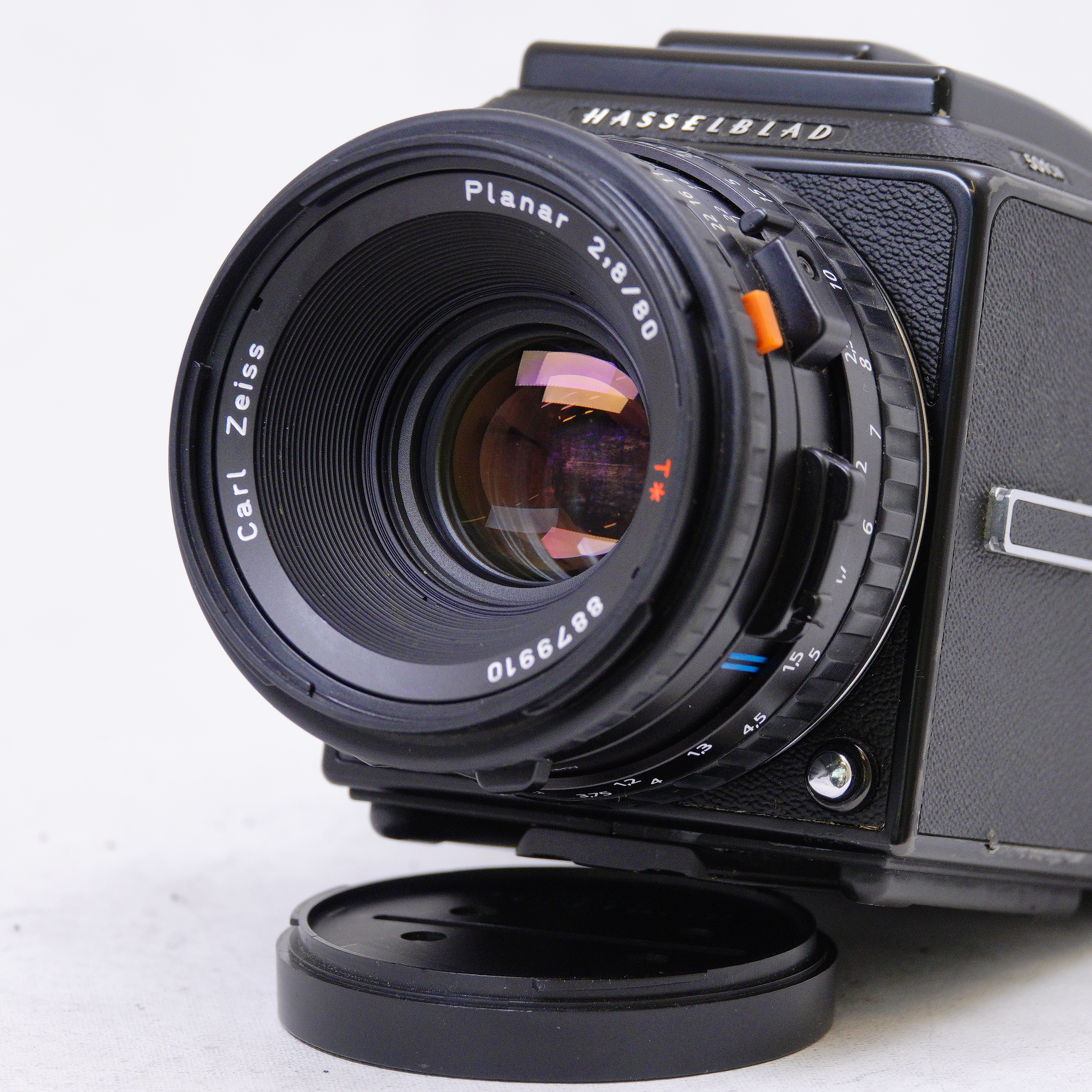 Hasselblad 501cm con Lente Carl Zeiss Plannar T* 80mm f2.8 y Back A12 6x6 - Usado