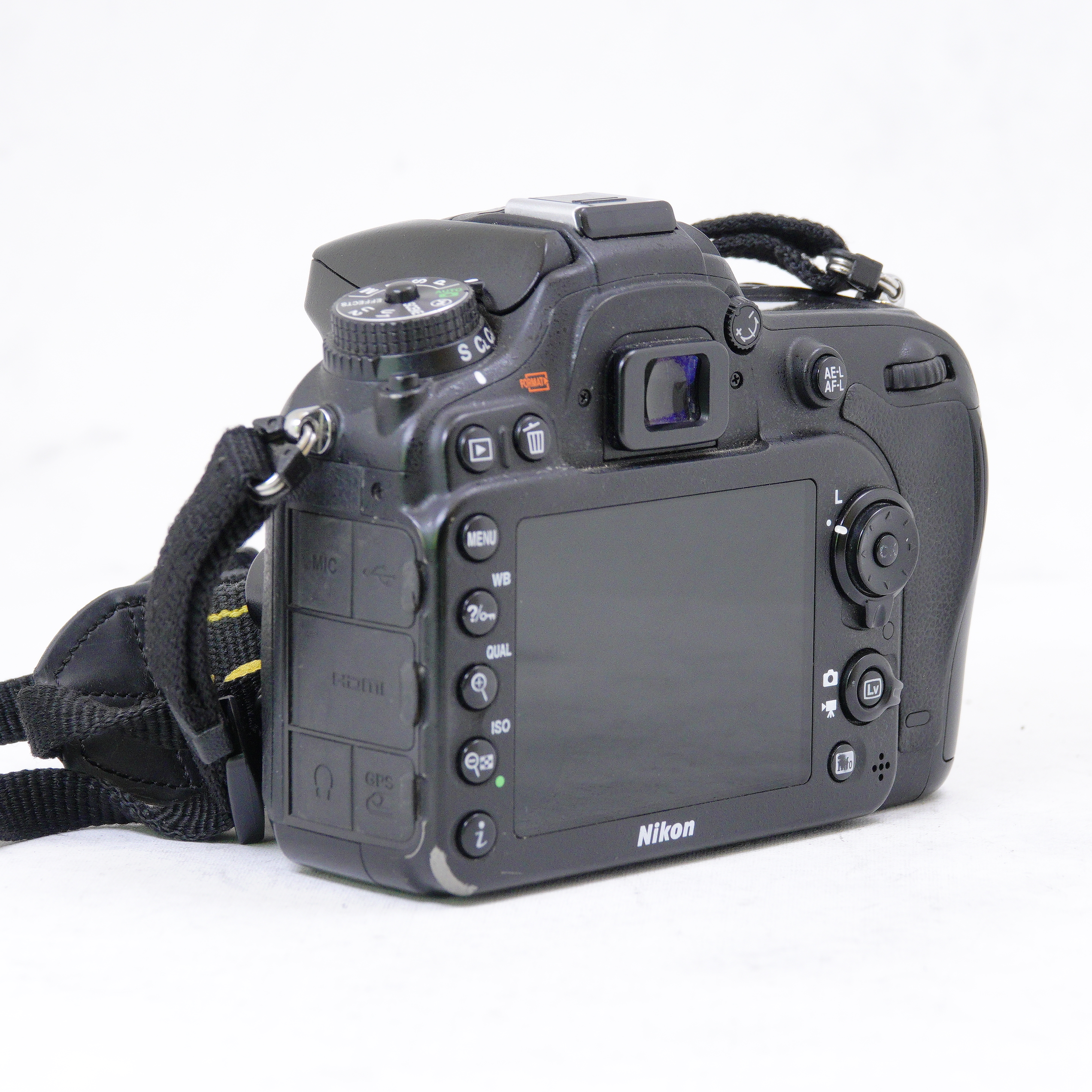 Nikon D7100 más accesorios - Usado