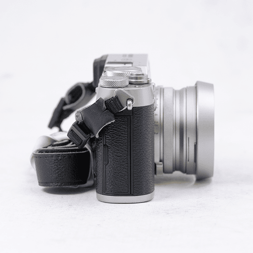 FUJIFILM X100F (silver) - Usado 4