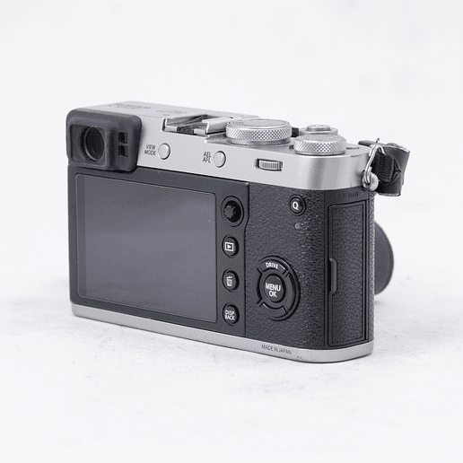 FUJIFILM X100F (silver) - Usado 5