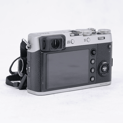 FUJIFILM X100F (silver) - Usado 7