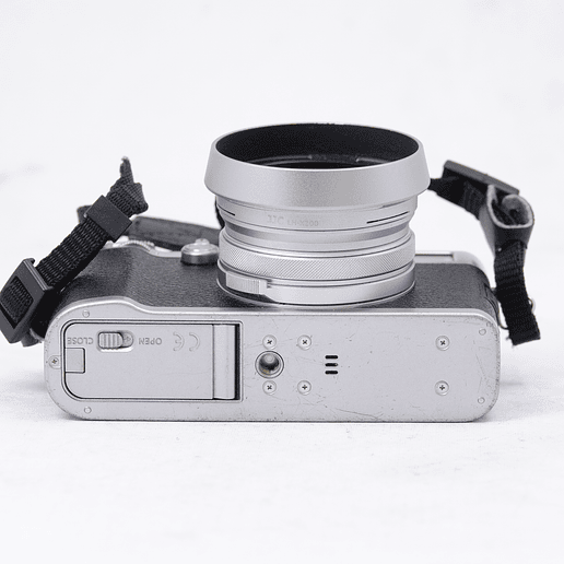 FUJIFILM X100F (silver) - Usado 11