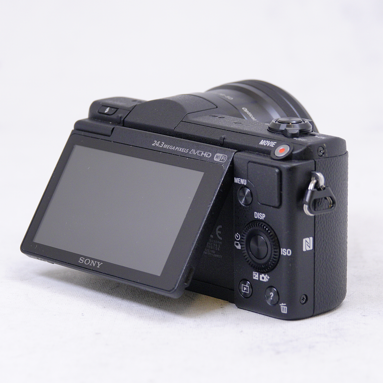 Sony Alpha a5100 con lente de 16-50mm - Usado 5