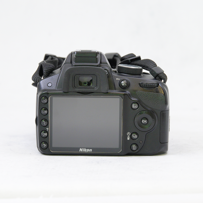 Nikon D3200 DSLR con lente de 18-55mm - Usado 6