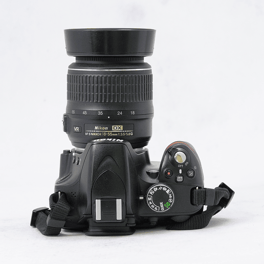 Nikon D3200 DSLR con lente de 18-55mm - Usado 9