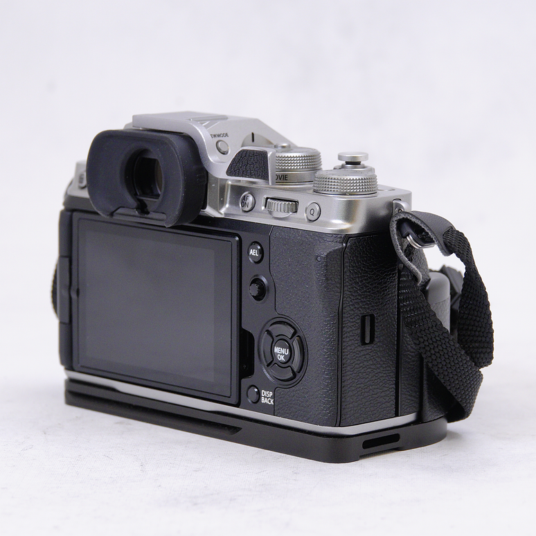 FUJIFILM X-T4 con baterías grip y accesorios - Usada 5