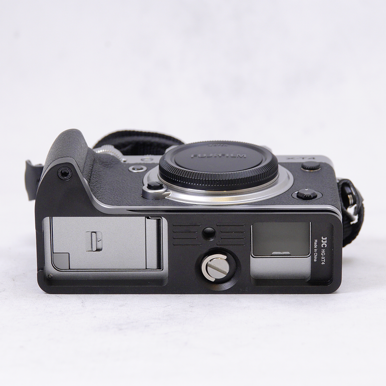 FUJIFILM X-T4 con baterías grip y accesorios - Usada 11