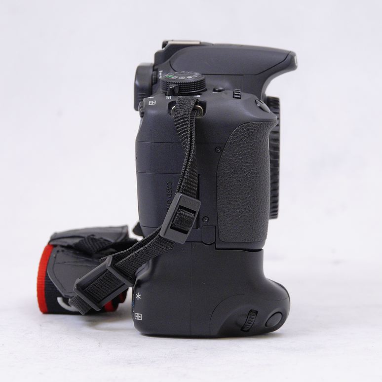 Canon t5i con grip más 2 baterías y accesorios - Usado 4