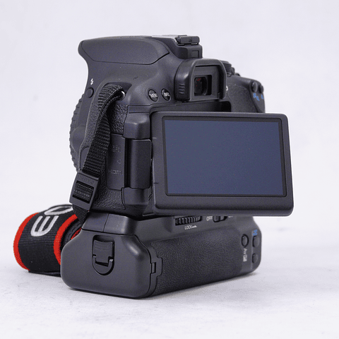 Canon t5i con grip más 2 baterías y accesorios - Usado