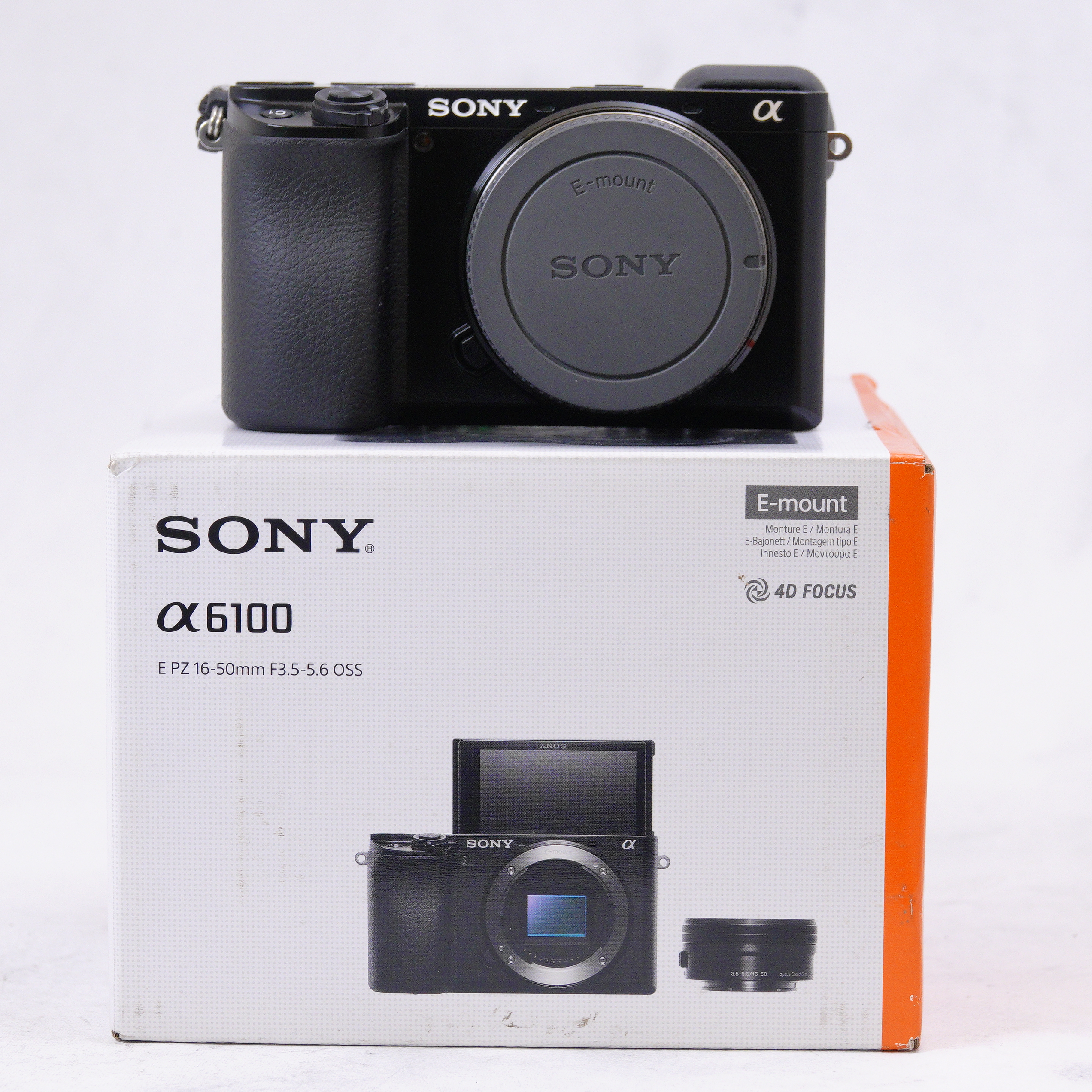 Sony a6100 con tarjeta SD 32GB más accesorios - Usado