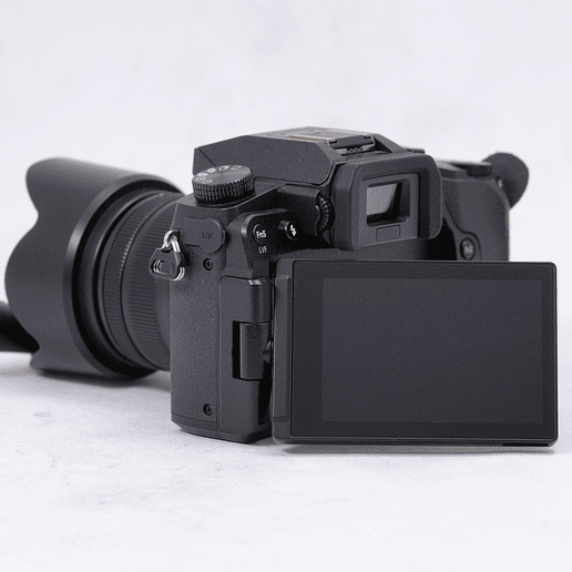 Panasonic Lumix G7 con lente Lumix 14-42mm más accesorios - Usado 7