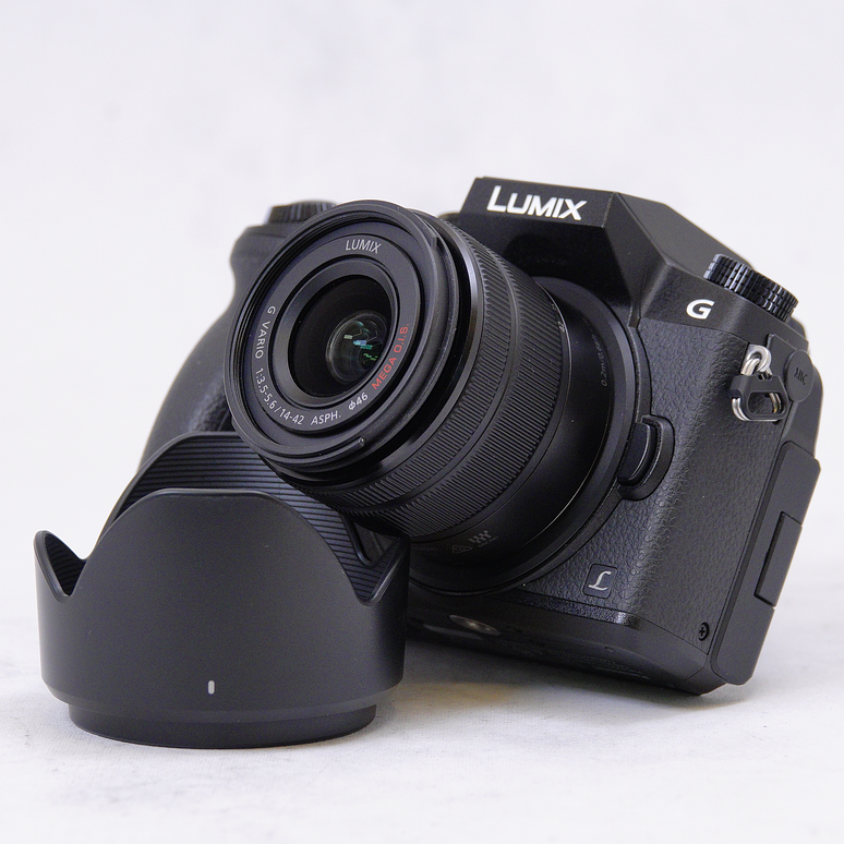 Panasonic Lumix G7 con lente Lumix 14-42mm más accesorios - Usado 12