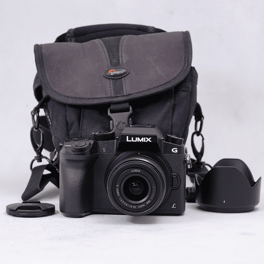 Panasonic Lumix G7 con lente Lumix 14-42mm más accesorios - Usado 13